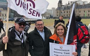 Daniel Toutant, le député Romeo Saganash et Ruby Langan